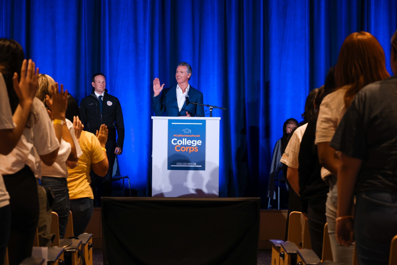 Governor Newsom Inducts Inaugural #CaliforniansForAll College Corps Fellows | California Governor